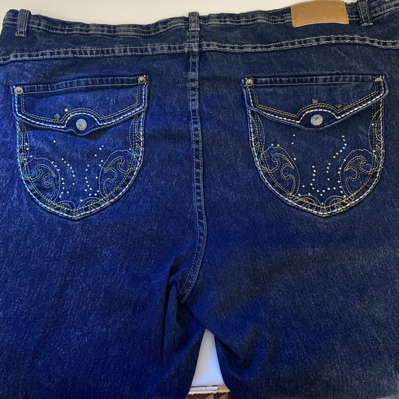 Apple Bottom Jeans - Picture 5 of 12